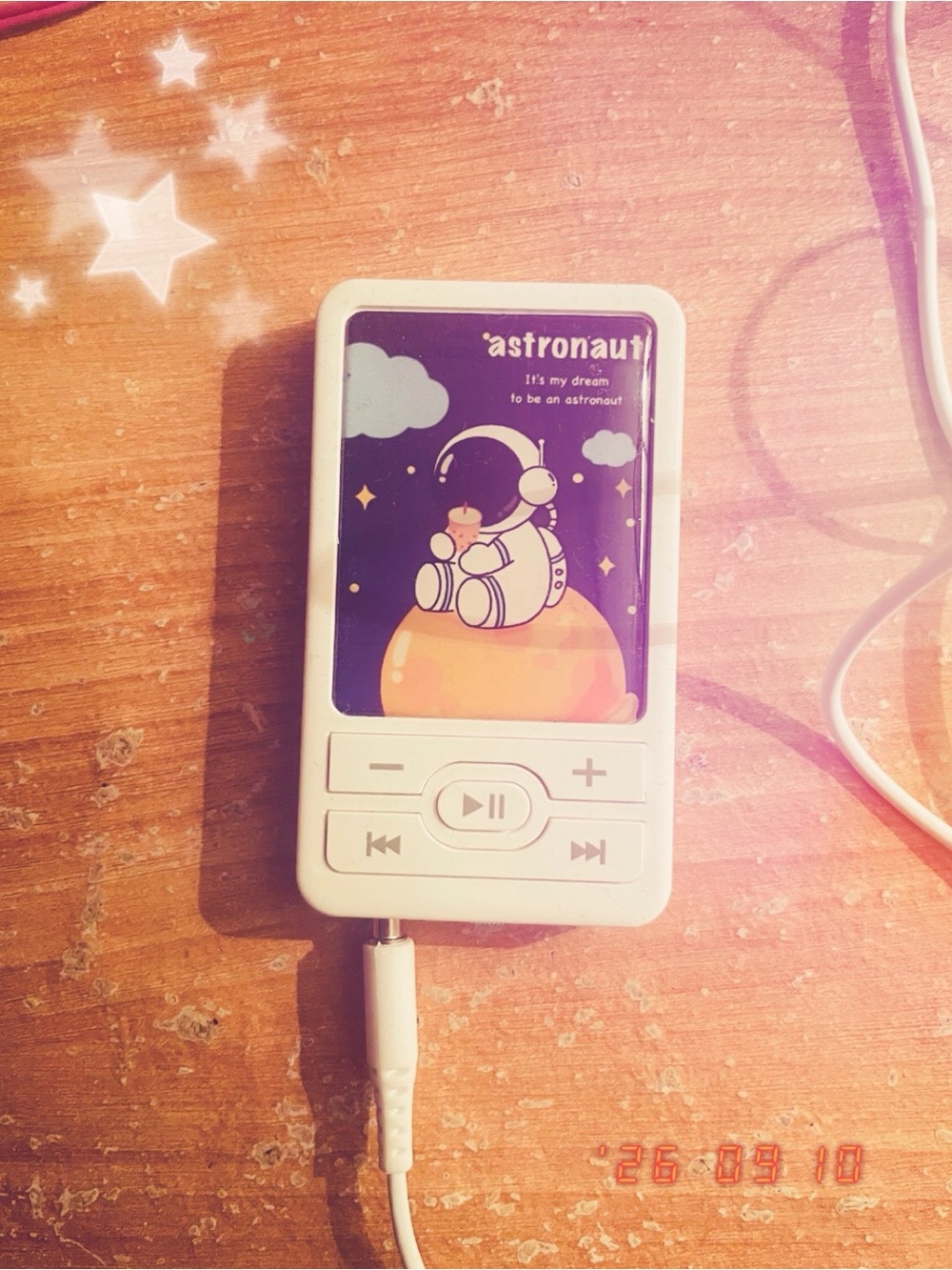 White Astronaut Portable MP3 Player - Cute Space Design 💫